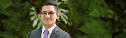 Oscar Avila, abogado y coordinador de Procesos Judiciales. Experto en litigios, derecho administrativo y contratación estatal.